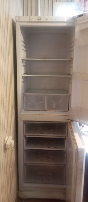 Холодильник Бирюса