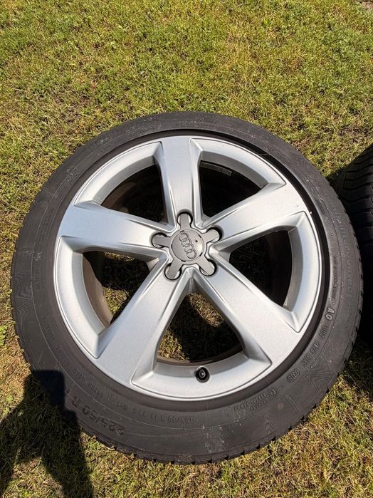 Vând Set4 Anvelope cu Jante aliaj originale Audi