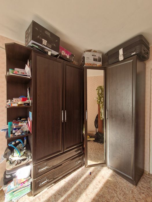 Угловой шкаф с зеркалом