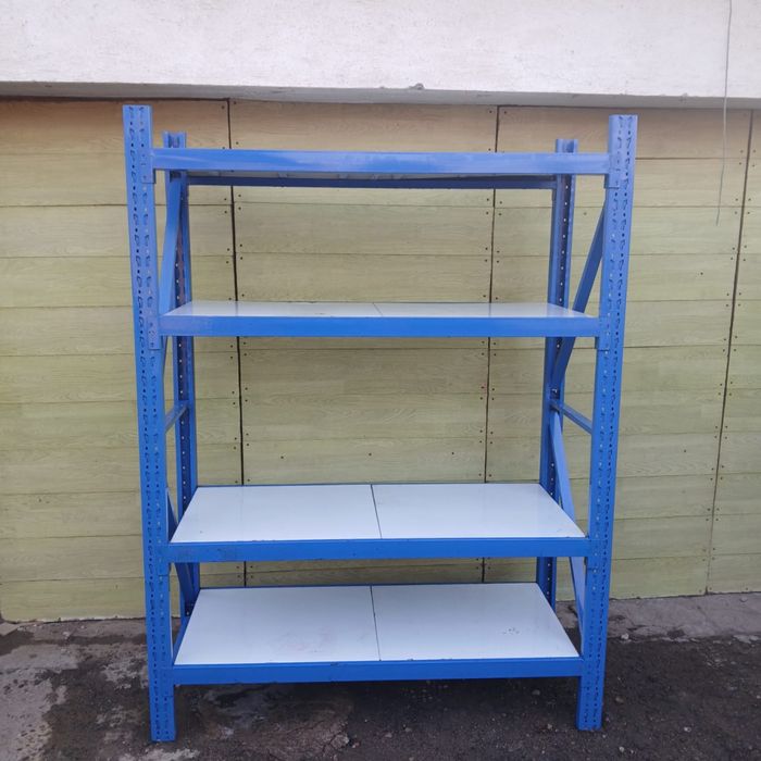 Стелаж в хорошем состоянии