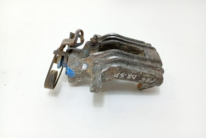 Etrier  dreapta spate Volkswagen VW Passat B5.5 (facelift) seria