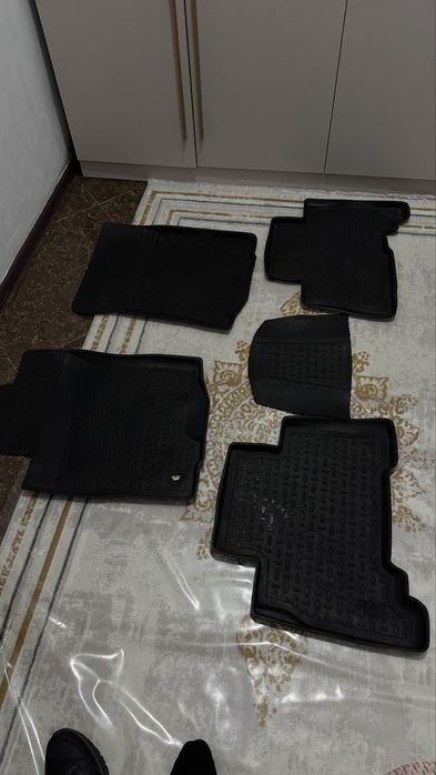 Полики на Прадо 150