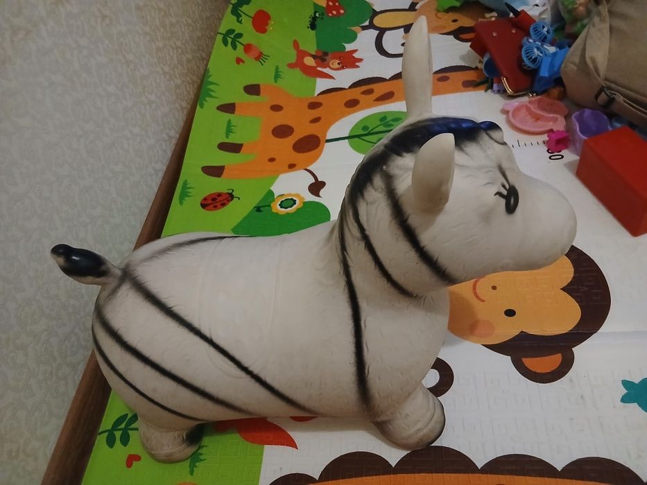 Отдам за алпенголд игрушка ослик
