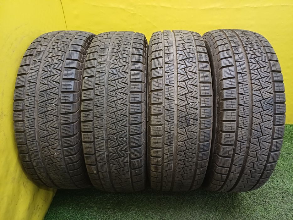 Шины 195/65 R15 Pirelli комплект.