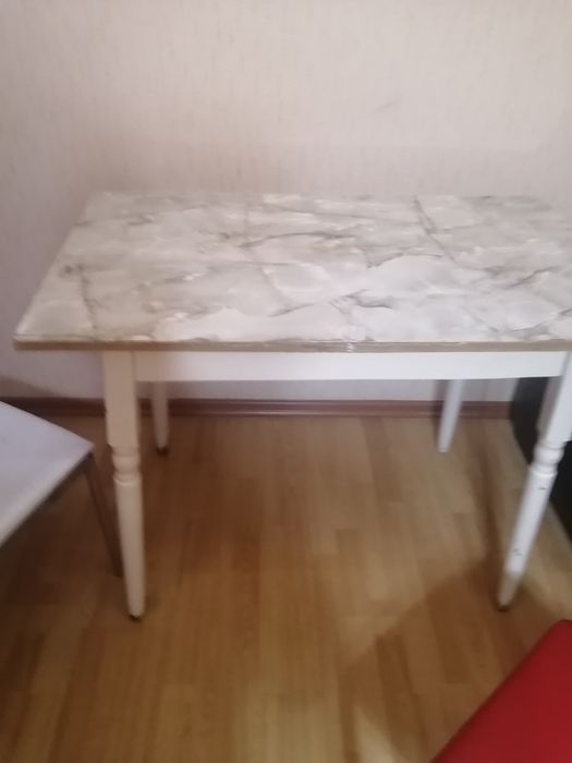 Продам стол кухонный