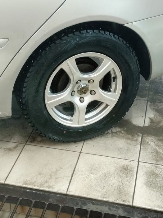 Продам диски на 15 с новой резиной
