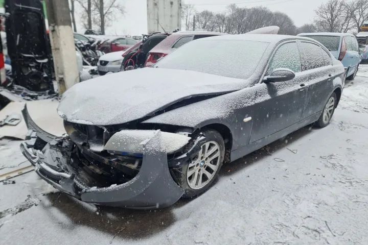 dezmembrez BMW seria 3 e90, motor 2.0 d 143cp cod motor N47D20A, cutie de viteze manuala 6+1 trepte