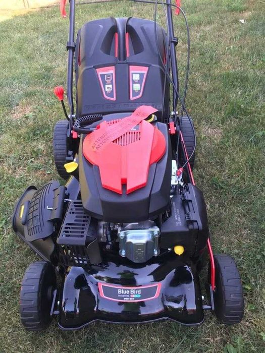 Motocositori Blue Bird Industries, diferite modele, de la 1,5 cp la 5cp pentru toate tipurile de vegetație.