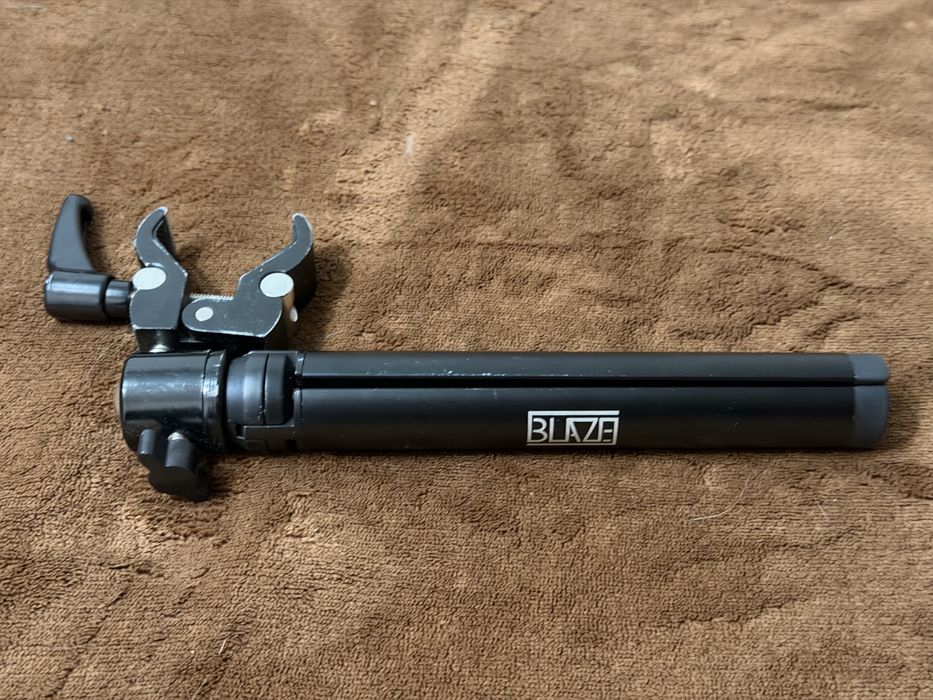 Продам фотофонарь Blaze Basic Kit 4000K (с аккумулятором)