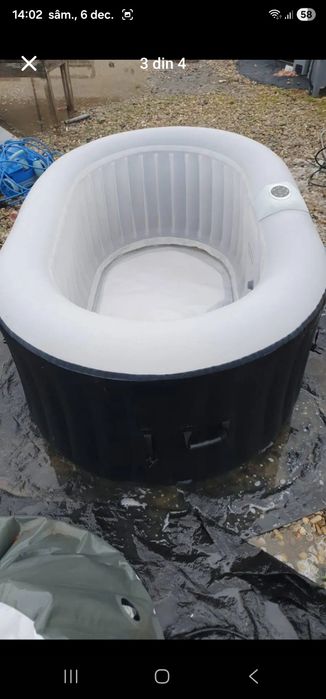 Vând jacuzzi oval cu bule recirculare încălzire pana la 40 grade este