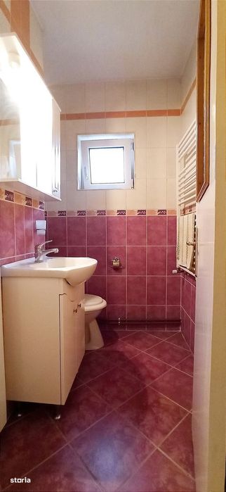 Apartament cu 4 camere de vânzare în Micro 16