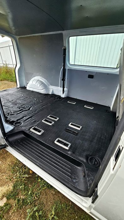 Vw  T5  an  2006.  4×4