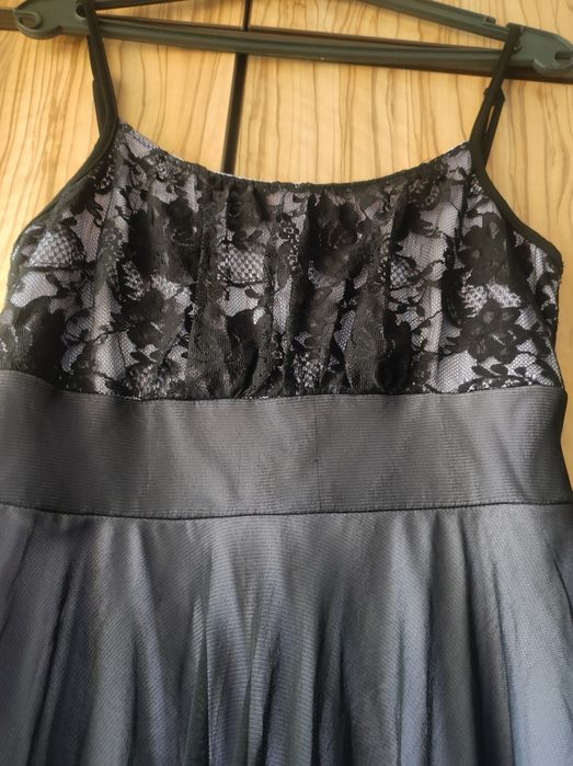 Две рокли за повод