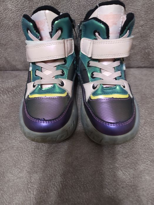 Высокие ботинки на девочку р.26