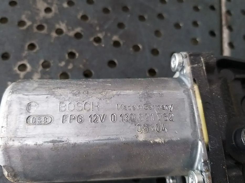 Motoras macara dreapta fata citroen berlingo 0130821762