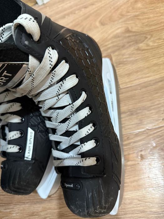 Продаются коньки