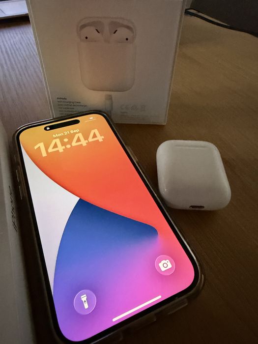 iPhone 14 Pro + Apple AirPods, cu cutii originale