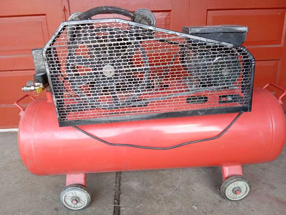 Compresor 100l, monofazic, in doua pistoane.