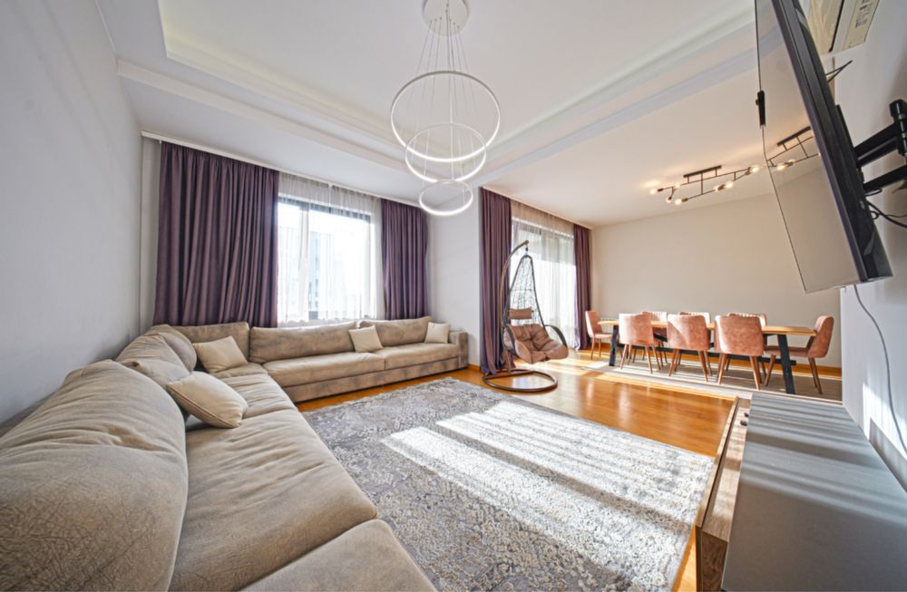 Дава се под наем Многостаен апартамент в ж.Южен парк - 150 кв.м за 1000 € - Снимка #1