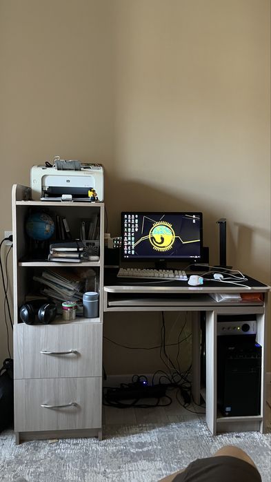 Компьютерный стол