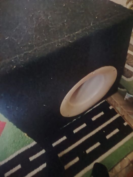 Продам сабвуфер в хорошем состоянии