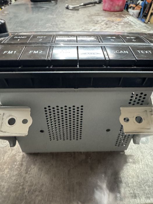 Оригинално радио Тойота Тундра 2011