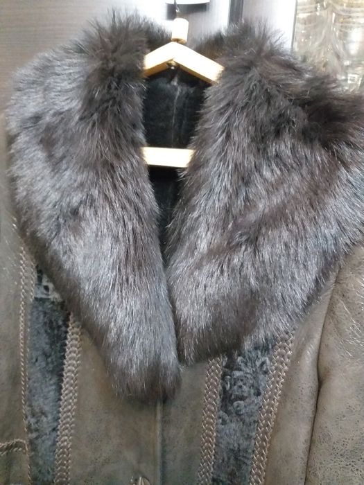 Продам натуральную дубленку.