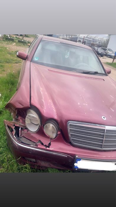 Mercedes-Benz E240