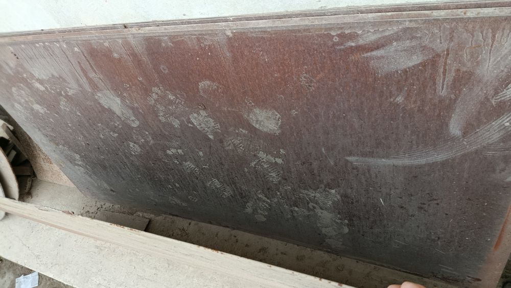 Turli oʻlchamdagi list sotiladi