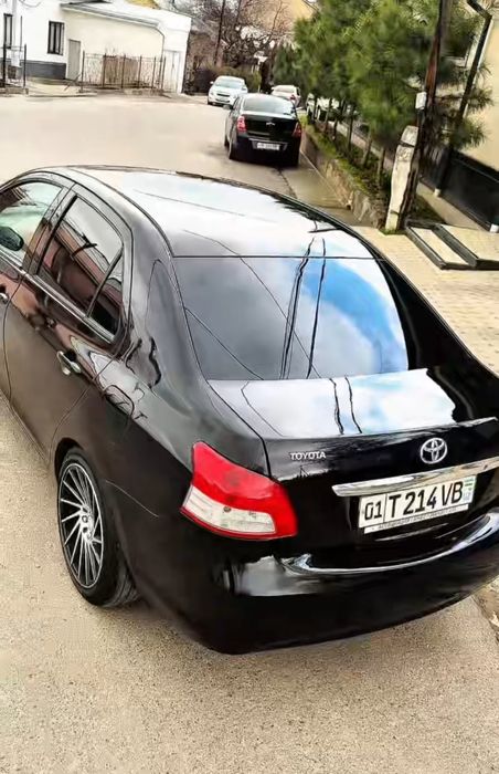 Tayota Yaris sotiladi .