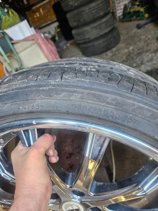 Продам резину вместе с дисками размет 245/35R20