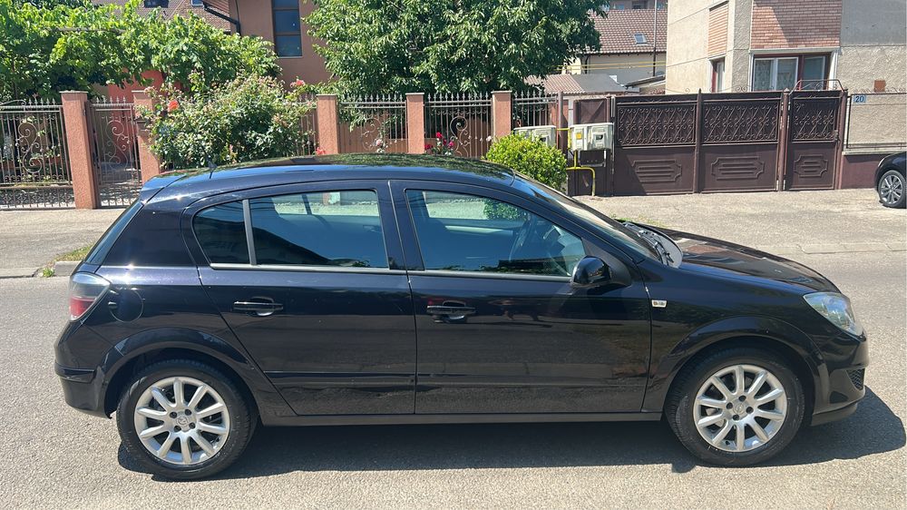 Vand Opel Astra  H Enjoy /AB berlina cu hayon