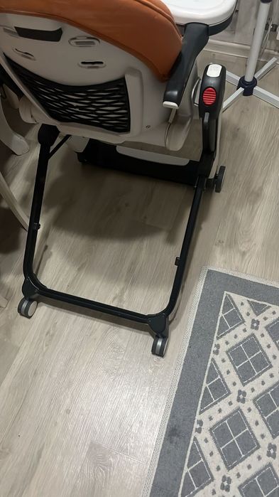 Продам стульчик для кормления  Peg Perego
