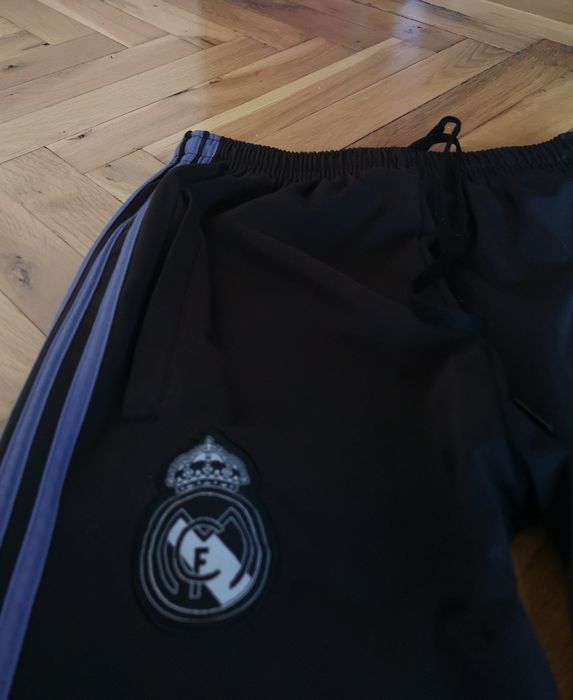 Оригинални мъжки долнища Адидас размер S