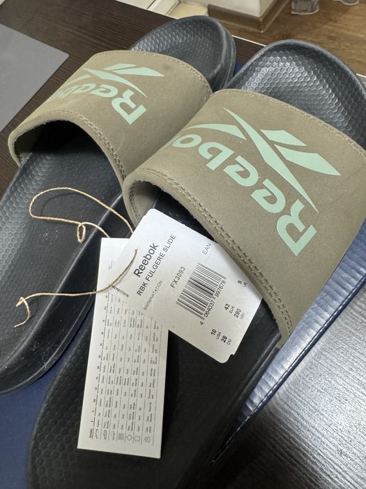 Сланцы Reebok оригинал 100%