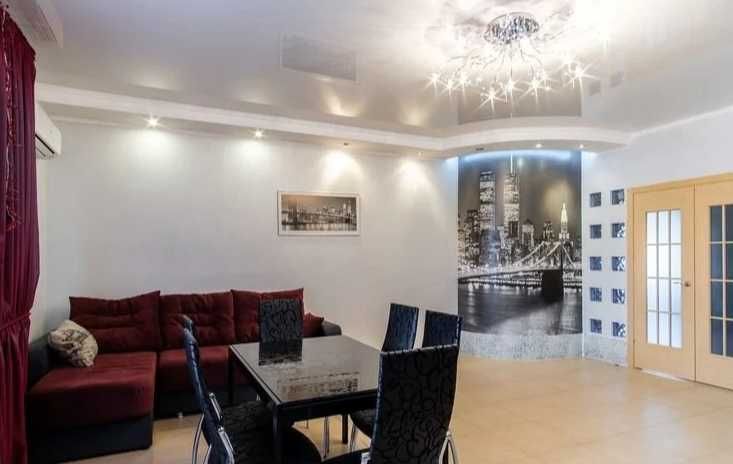 Дава се под наем Тристаен апартамент в Пловдив, Тракия - 90 кв.м за 346.8 € - Снимка #1