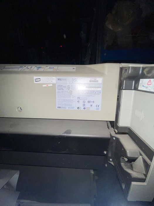 Продаётся широкоформатный принтер HP DesignJet 500 (модель C7770B).