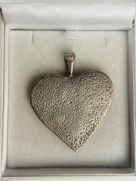 Pandantiv-inima din argint cu sidef