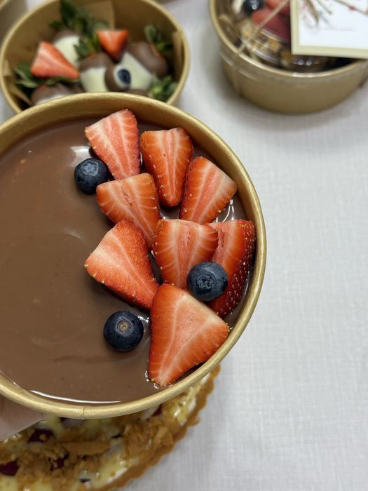 Клубника в шоколаде, десерт