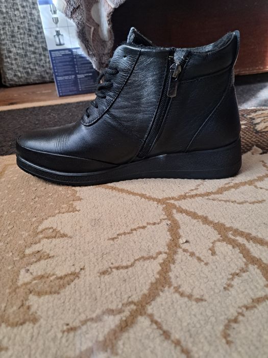 Дамски боти от естествена кожа