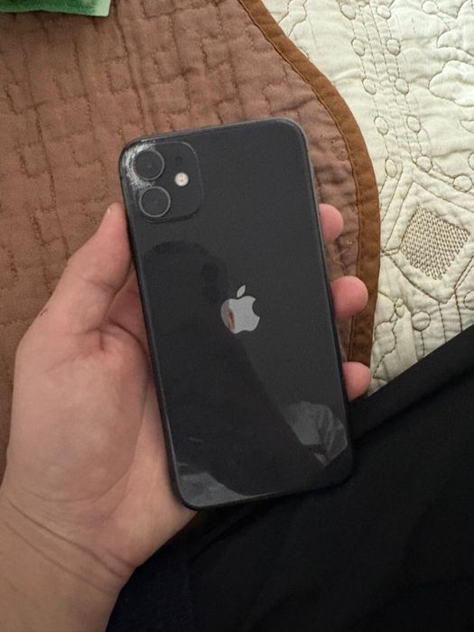Продам Айфон 11