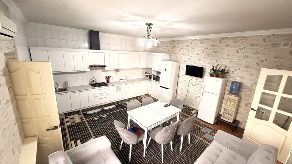 Сиз излаетган ховли уй!