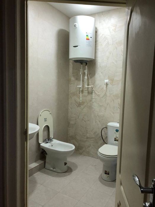 Центр. Метро Ойбек 4х комнатная улица Фидокор рядом Мрабадский суд