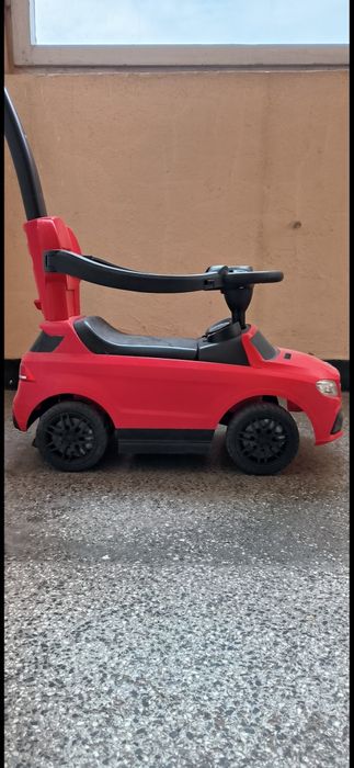 Детска кола за яздене Chipolino Mercedes Червена