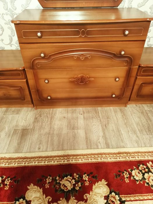 Продается спальный гарнитур