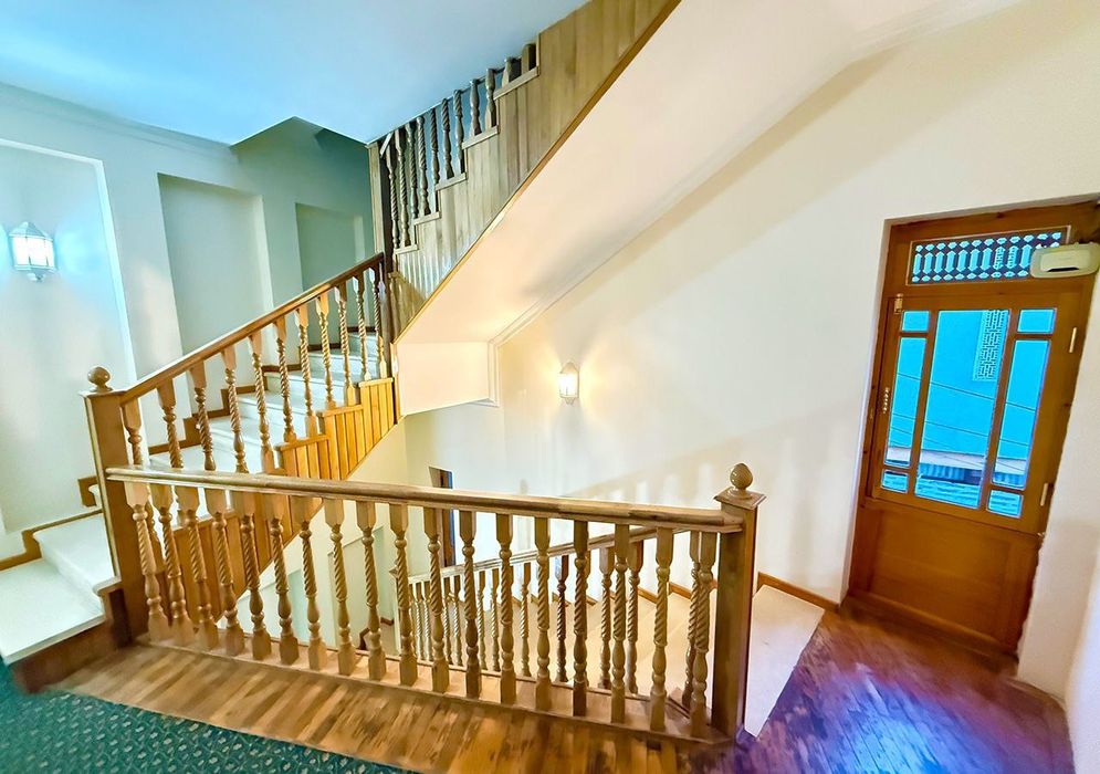 Гостиница Асл возле ляби хауза