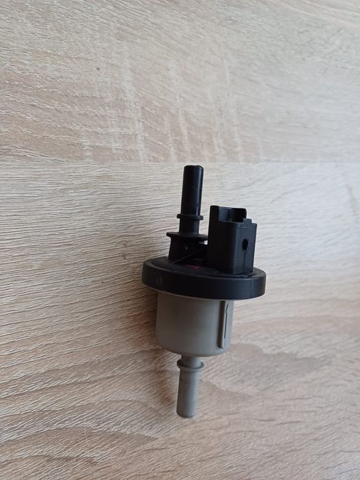 Клапан абсорбера Renault Logan