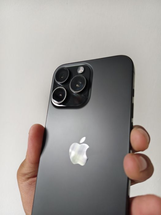 iPhone 15 pro max заблокирован