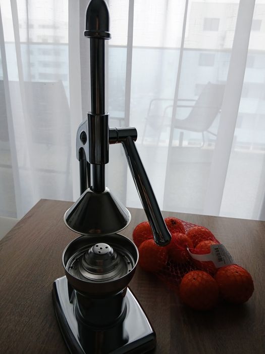 Storcator de fructe manual nou