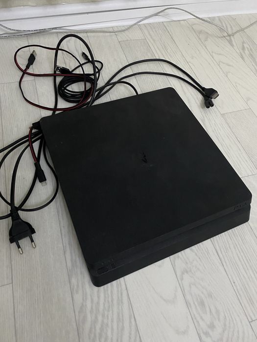 Ps 4 slim 1t.